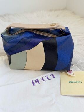 Authentic leather blue Emilio Pucci mini pouch bag